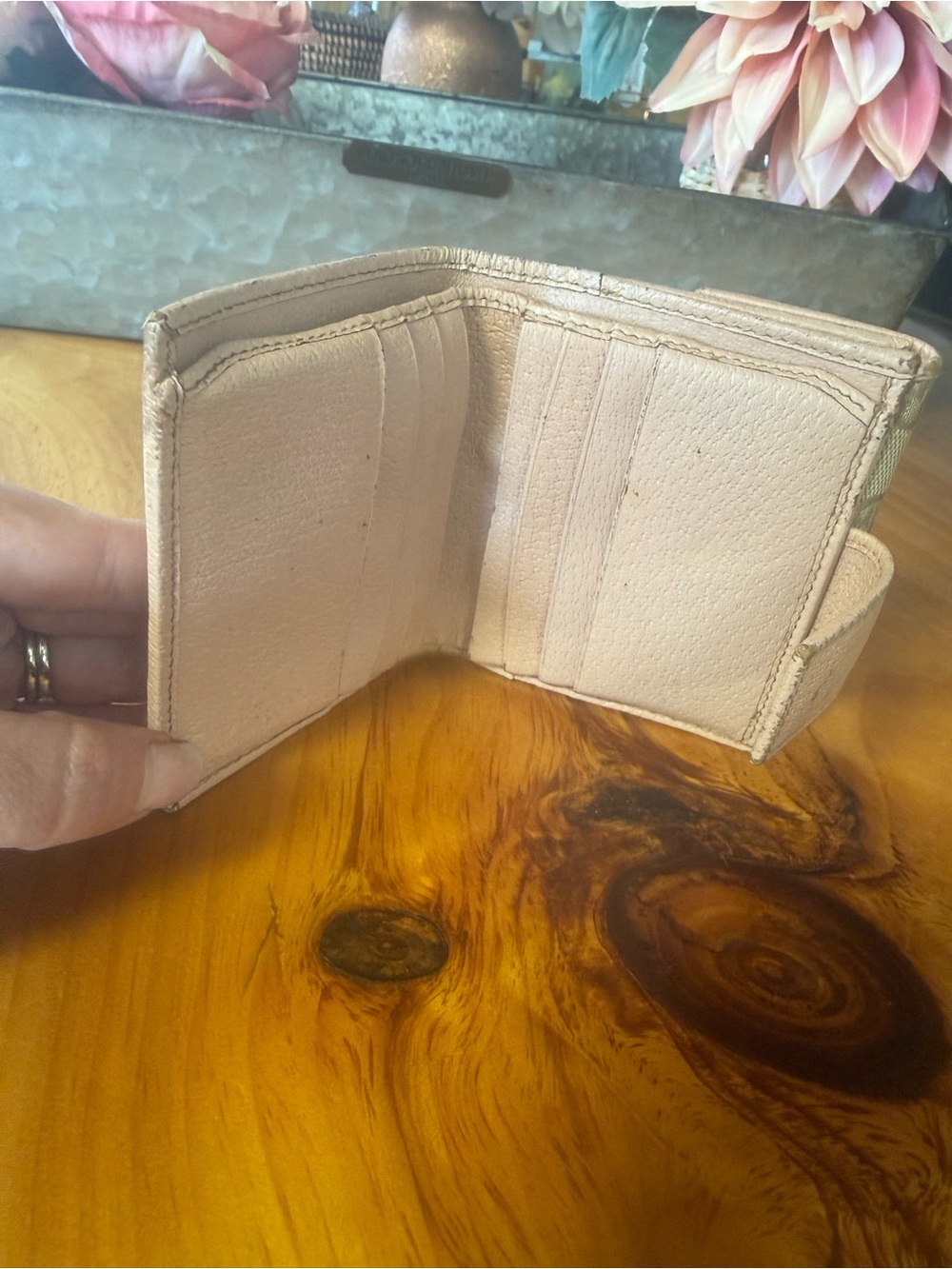 Gucci Beige Monogram Canvas Wallet with Pink Trim 1127161147 project - Picture 9 of 10